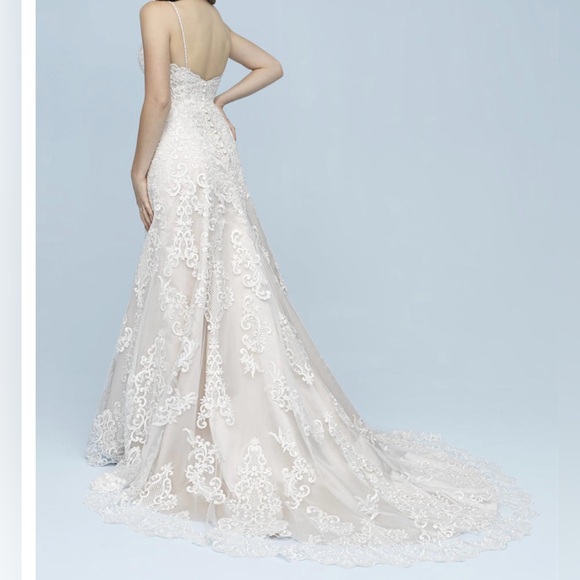 Allure Bridals White Lace Gown - Picture 4 of 6